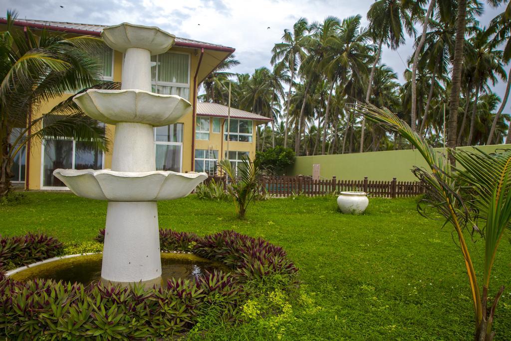 Hotel Villa Viana Marawila Exterior photo